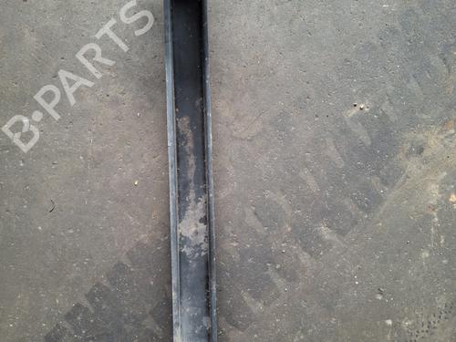 Used Front bumper reinforcement Front bumper reinforcement 37322689 37322689