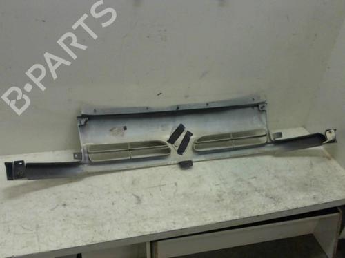 Used Grille Grille 37621759 37621759