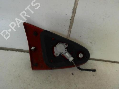 right-tailgate-light-alfa-romeo-147-937_-2000-2001-2002-2003-2004-2005-2006-2007-2008-2009-2010-37300655 main image