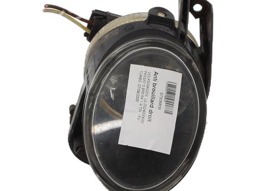 Right front fog light VW PASSAT B6 Variant (3C5) 1.9 TDI | BP37327482C31 - Image 2