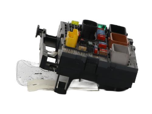 Fuse box PEUGEOT 308 CC (4B_) 2.0 HDi | BP37330562E1 - Image 3