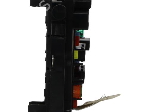 Used Fuse box Fuse box 37330267 37330267