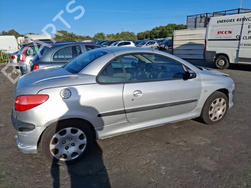Used Parts PEUGEOT 206 CC (2D) 1.6 16V (2DNFUF, 2DNFUR) 4986119