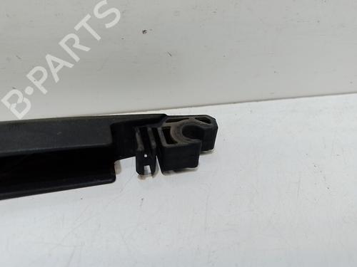 Used Rear windshield wiper arm Rear windshield wiper arm 37317642 37317642