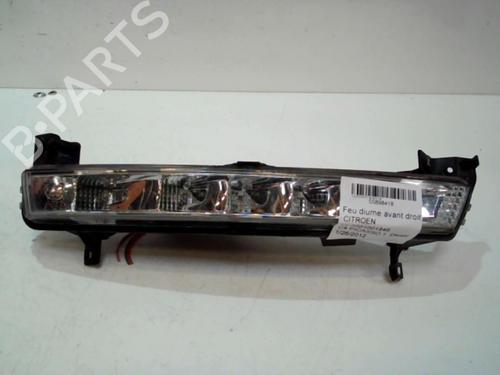 Used Right daytime light Right daytime light 37308800 37308800