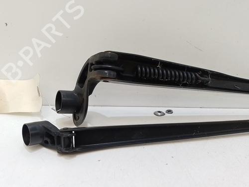 Used Front windshield wiper arm Front windshield wiper arm 37318077 37318077