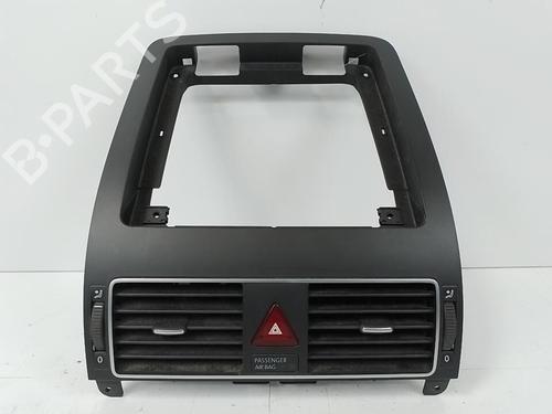 Dashboard VW TOURAN (1T3) 1.6 TDI | BP37619713C46 - Image 16