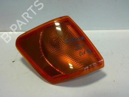 Clignotant avant droit Clignotant avant droit 37300461 37300461