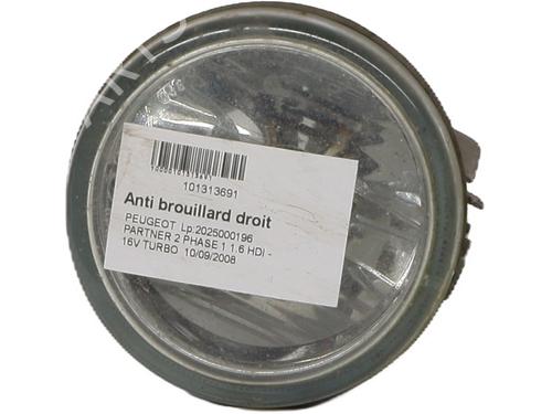 right-front-fog-light-peugeot-partner-mpv-5_-g_-1996-37329449 main image