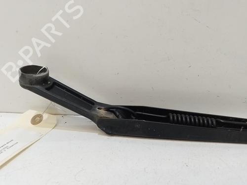Used Front windshield wiper arm Front windshield wiper arm 37318281 37318281