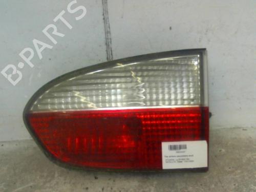 right-tailgate-light-hyundai-h-1-starex-bus-a1-1997-37304237 main image