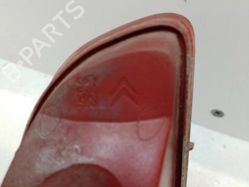 right-tailgate-light-peugeot-607-9d-9u-2000-37302797 main image