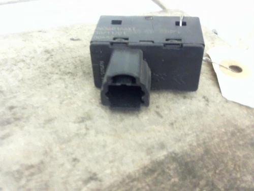 right-rear-window-switch-peugeot-307-3ac-2000-2001-2002-2003-2004-2005-2006-2007-2008-2009-2010-2011-2012-37298532 main image