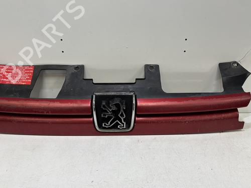 Used Grille Grille 37616857 37616857