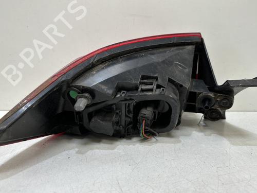 right-taillight-renault-clio-iv-bh_-2012-2013-2014-2015-2016-2017-2018-2019-2020-2021-37324214 main image