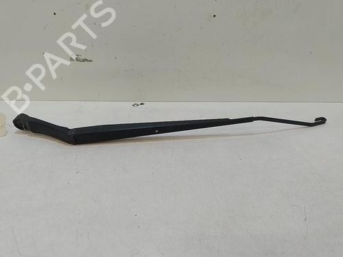 Used Front windshield wiper arm Front windshield wiper arm 37313238 37313238