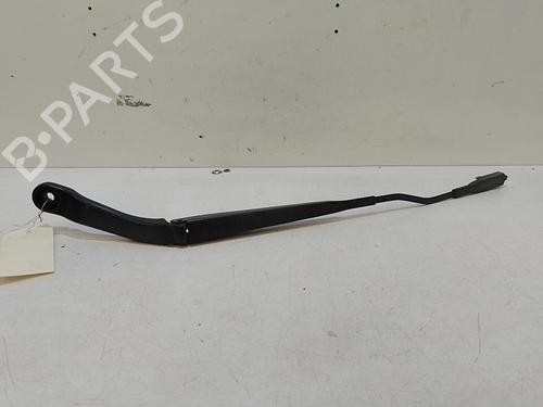 Used Front windshield wiper arm Front windshield wiper arm 37314377 37314377