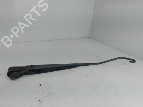 Used Front windshield wiper arm Front windshield wiper arm 37323493 37323493