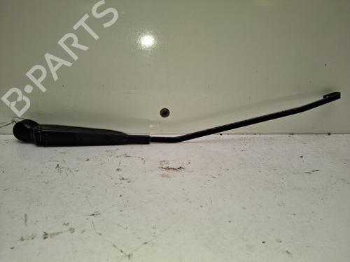 front-windshield-wiper-arm-renault-kangoo-kc01_-1997-37329612 main image