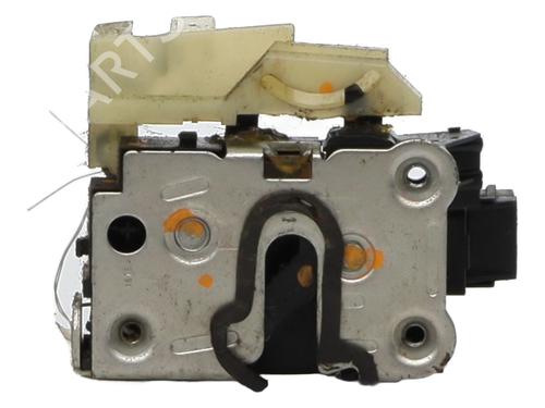 front-right-lock-dacia-duster-hs_-2010-2011-2012-2013-2014-2015-2016-2017-2018-37326203 main image
