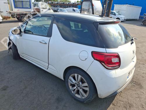 Left front fog light CITROËN DS3 (SA_) 1.6 HDi 90 | BP37334550C30 - Image 4