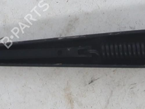 Used Front windshield wiper arm Front windshield wiper arm 37684031 37684031
