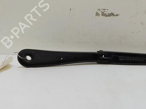 front-windshield-wiper-arm-renault-clio-v-b7_-2019-37316136 main image