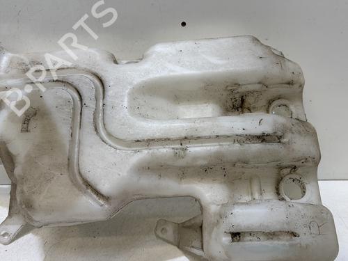 Used Windscreen washer tank Windscreen washer tank 37622768 37622768