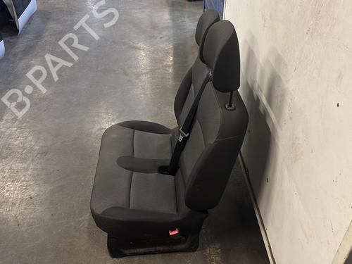 Right front seat RENAULT TRAFIC III Bus (JG_) 2.0 dCi 150 (JGMU) | BP37753242C16 - Image 3