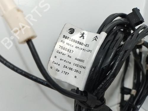 Antenne/Base Antenne/Base PEUGEOT 208 I (CA_, CC_) 1.6 HDi (92 hp) 37312189 37312189