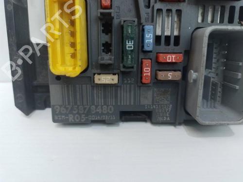 Used Fuse box Fuse box 37320353 37320353