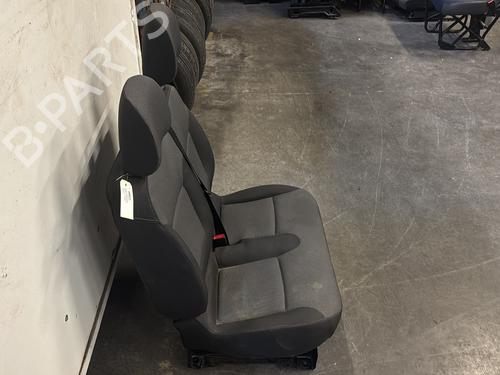 Right front seat RENAULT TRAFIC III Bus (JG_) 2.0 dCi 150 (JGMU) | BP37753242C16 - Image 5