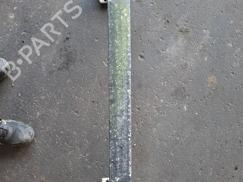 Used Front bumper reinforcement Front bumper reinforcement 37620725 37620725