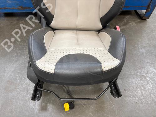 Right front seat CITROËN DS3 (SA_) 1.6 HDi 110 | BP39478972C16 - Image 6