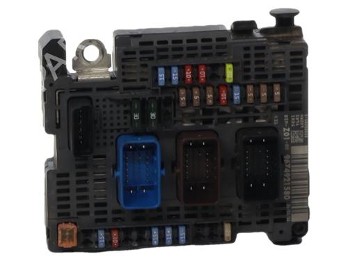 Used Fuse box Fuse box 37617811 37617811
