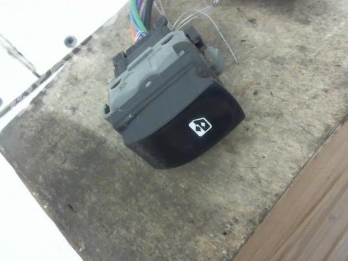 Used Right front window switch Right front window switch 37298516 37298516