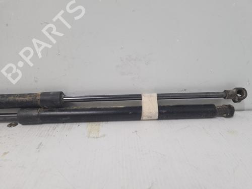 tailgate-lift-support-alfa-romeo-giulietta-940_-2010-2011-2012-2013-2014-2015-2016-2017-2018-2019-2020-37318525 main image
