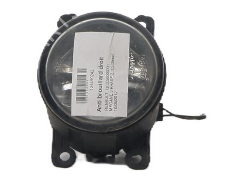 right-front-fog-light-renault-megane-iii-hatchback-bz01_-b3_-2008-37346038 main image