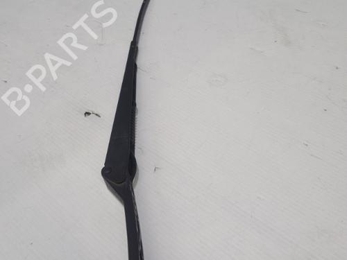 Used Front windshield wiper arm Front windshield wiper arm 37322358 37322358