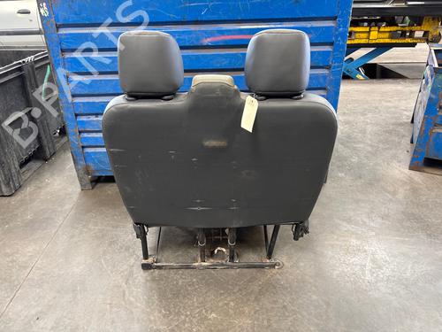 Right front seat RENAULT TRAFIC II Van (FL) 2.0 dCi 90 (FL0H, FL00, FL01, FL0M, FL0P, FL0S) | BP38596680C16 - Image 3