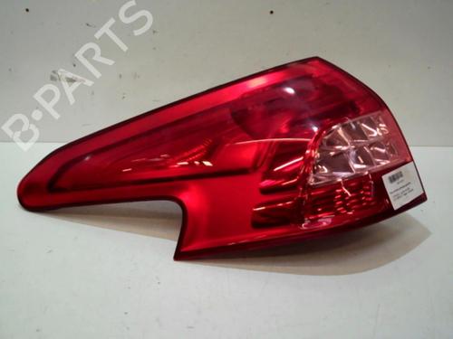 left-taillight-citroen-c5-iii-break-rw_-2008-2009-2010-2011-2012-2013-2014-2015-2016-2017-37309122 main image