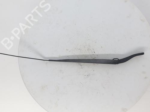 Used Front windshield wiper arm Front windshield wiper arm 37521024 37521024