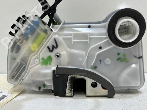 front-right-lock-peugeot-108-2014-37323814 main image