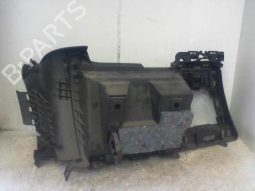 Handskerum Handskerum PEUGEOT 3008 I MPV (0U_) 1.6 HDi (109 hp) 37304406 37304406