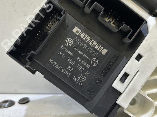 right-front-window-motor-vw-passat-b6-variant-3c5-2005-2006-2007-2008-2009-2010-2011-37303600 main image