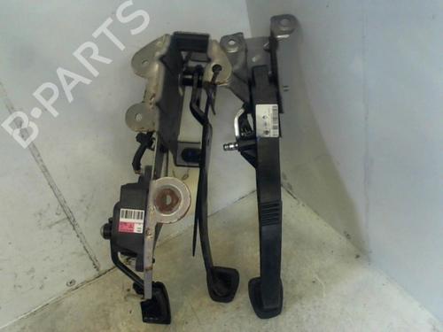 Used Pedal Pedal 37303059 37303059