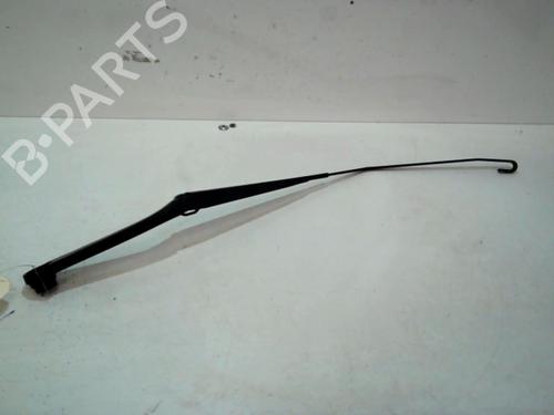 front-windshield-wiper-arm-nissan-juke-f15-2010-2011-2012-2013-2014-2015-2016-2017-2018-2019-37311444 main image