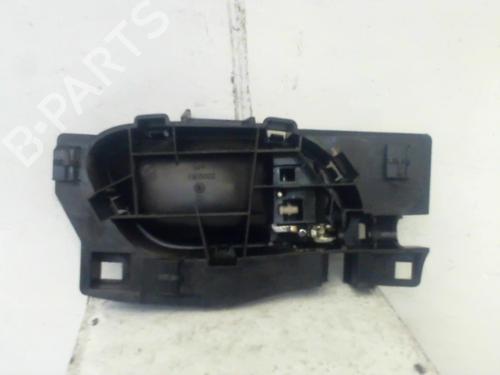 Used Front left interior door handle Front left interior door handle 37303848 37303848