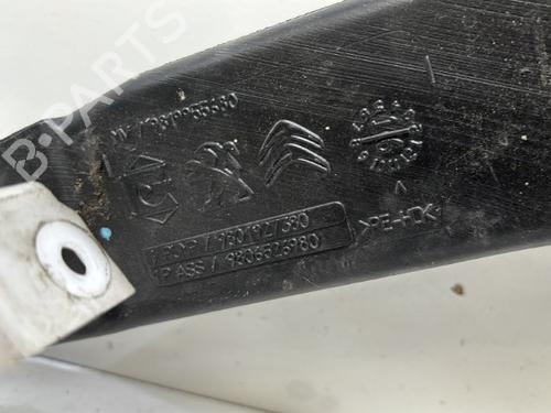 Used Windscreen washer tank Windscreen washer tank 37622031 37622031