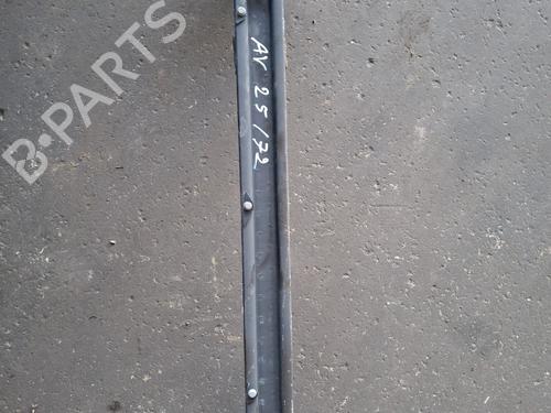 Used Front bumper reinforcement Front bumper reinforcement 37336988 37336988